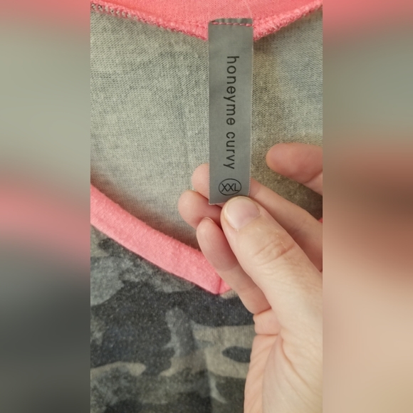 Honeyme Tee - Picture 2 of 3